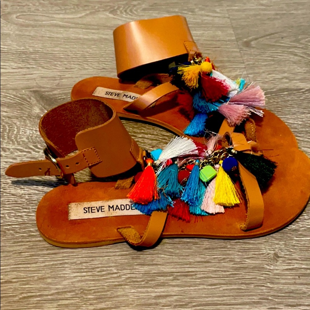 Steve Madden colorful pom-pom sandals, size 6